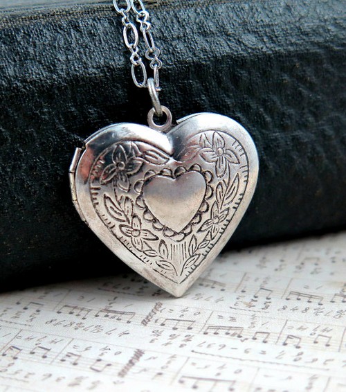 picture locket necklace