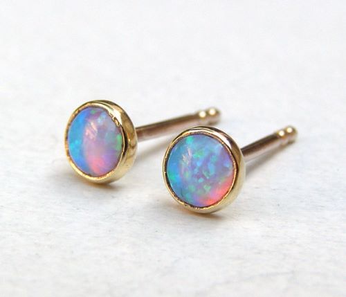 Opal Earings Stud