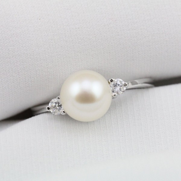 Pearl Ring Design In Gold